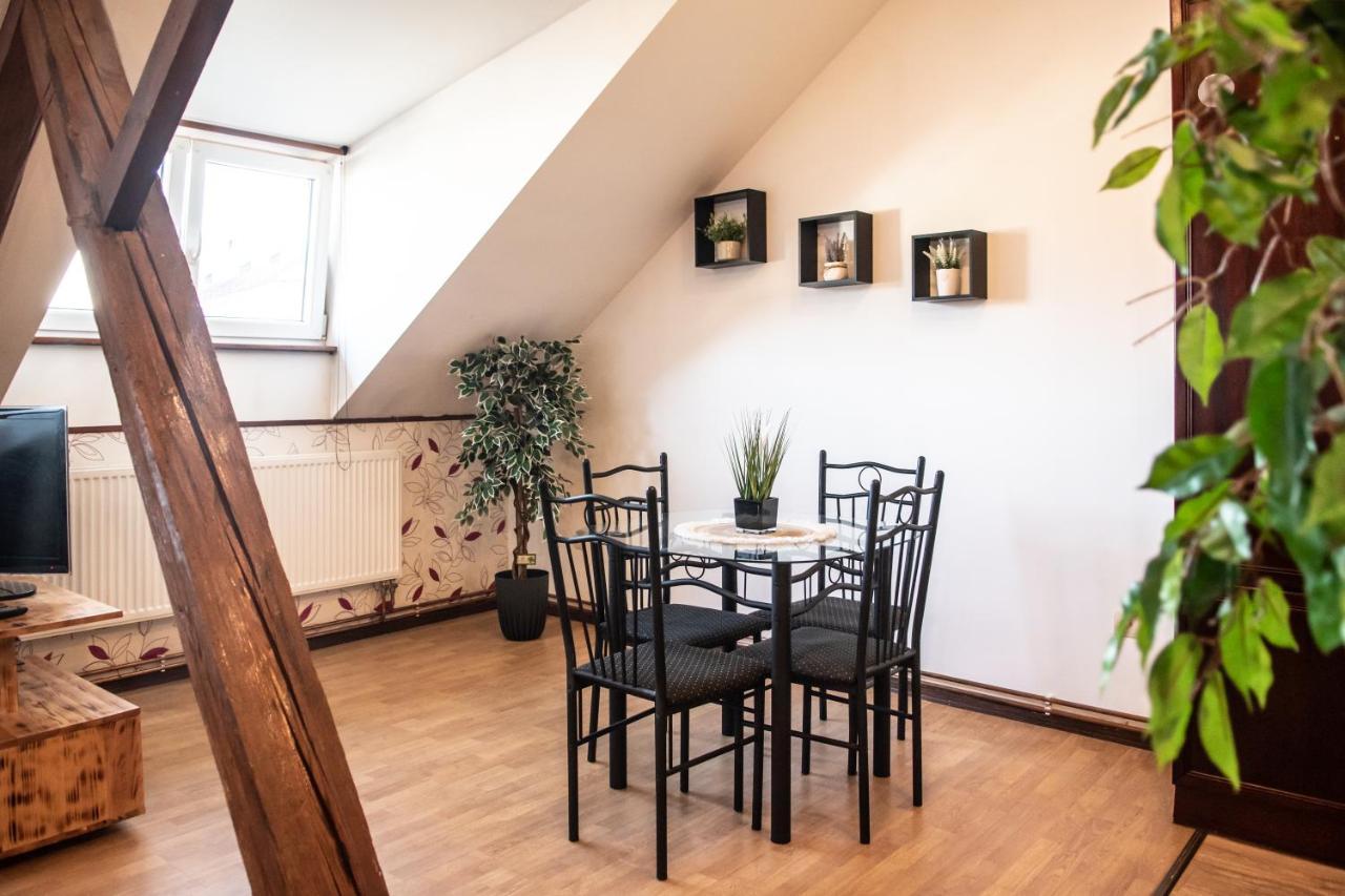 Podkrovni Apartman S Vyhledem Na Namesti Lomnice nad Lužnicí Buitenkant foto